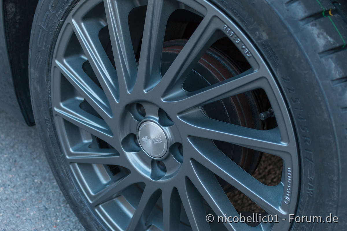 Brock B39 225/45 R17 mit Dunlop SP Sport Maxx RT