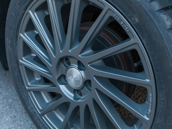 Brock B39 225/45 R17 mit Dunlop SP Sport Maxx RT