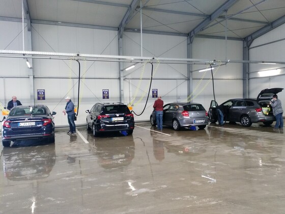 Erstes Mini-Treffen in Neuss an der Waschanlage