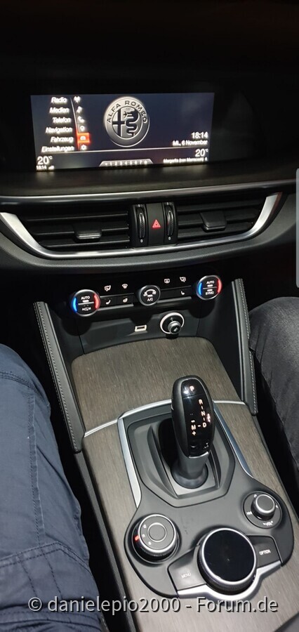 Alfa Romeo Stelvio Super 2.2 L 210 PS Neues Familien Mitglied