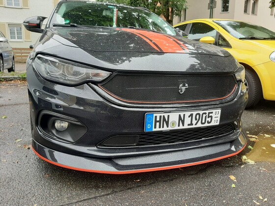 Selbst gemachte Kühlergrill