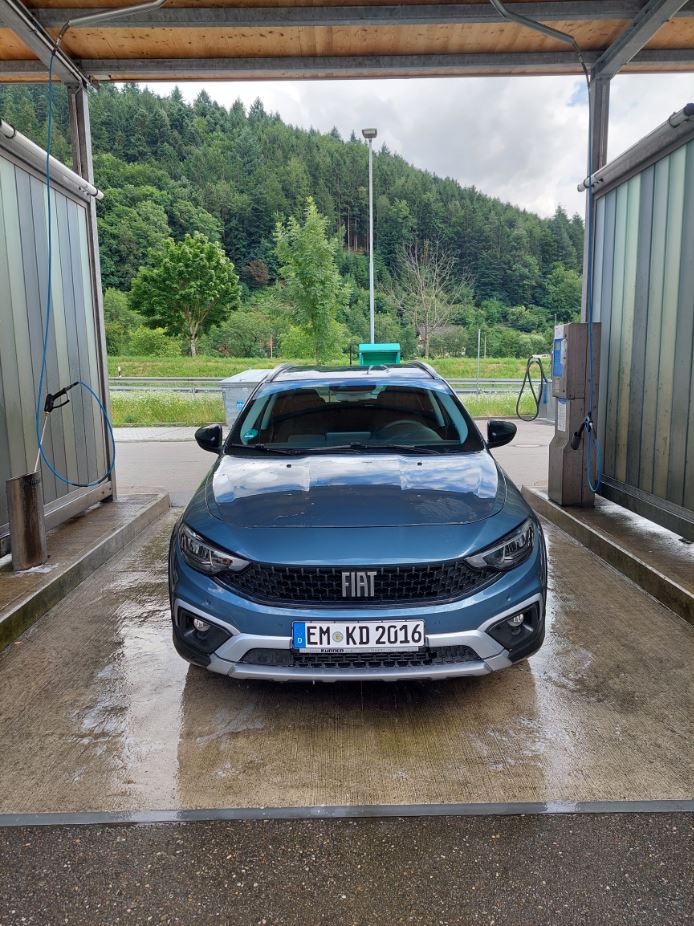Erste Autowäsche