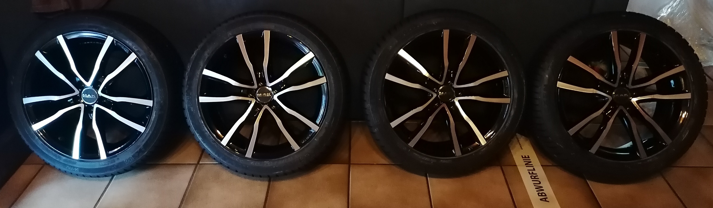 So der Winter kann kommen ;-) MAK Milano black mirror 7x17 ET35 mit Nexen WinGuard Sport 2 215/45R 17 91V