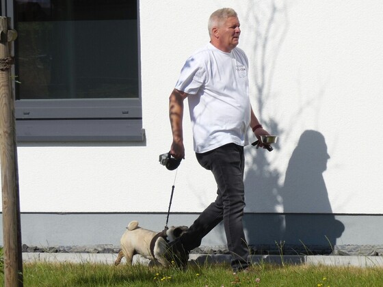 Mops mit Thomas