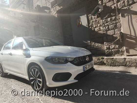 Sonnigen Tag mit denn Milchbubby