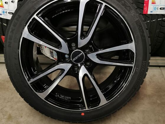 Meine Winterschluffen. Mit Nexen 215/45R17
