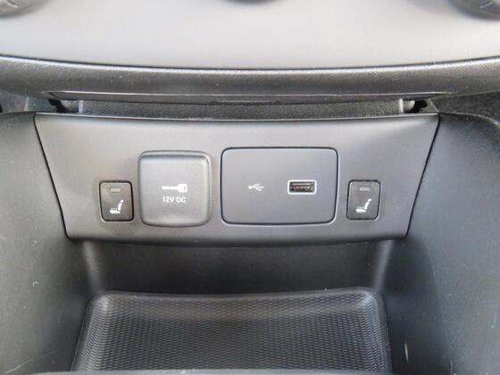 USB-Port, Steckdose, und Sitzheizung