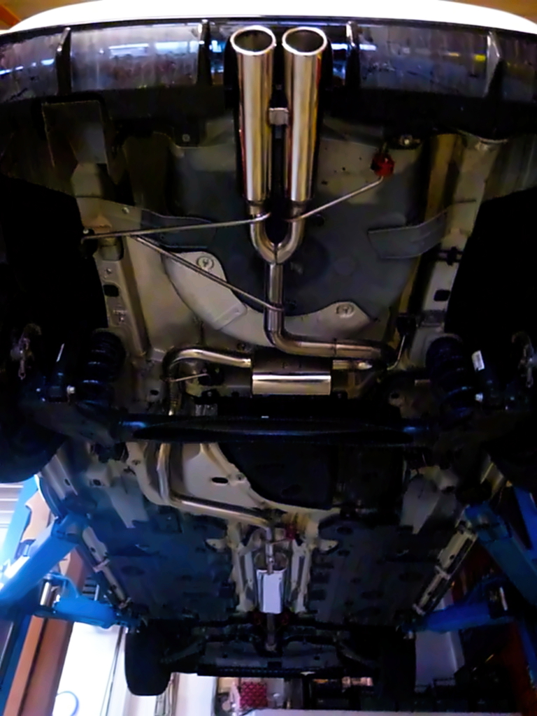 Handgefertigte Edelstahl Auspuffanlage von Wimmer Rennsporttechnik