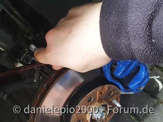 Bremssattell lackiert + Sommerfelgen