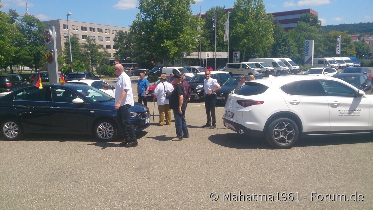 Zwischentreffen beim FCA Händler