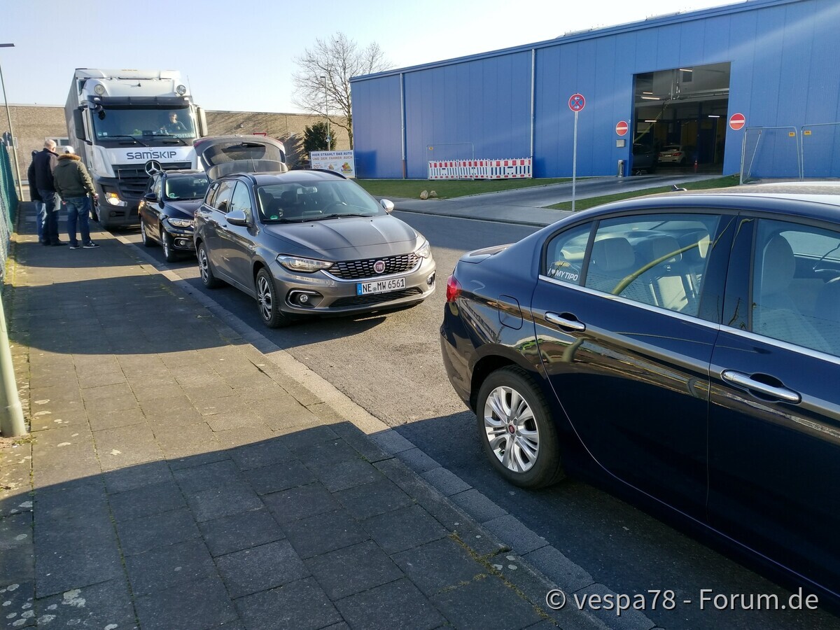 Erstes Mini-Treffen in Neuss an der Waschanlage
