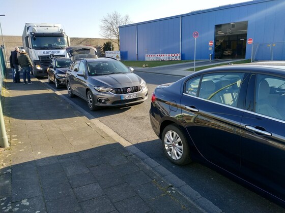 Erstes Mini-Treffen in Neuss an der Waschanlage