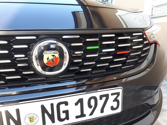 Italia Kühlergrill Foliert
