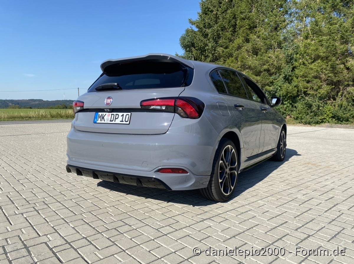 Fiat Tipo Sport in der Sonne