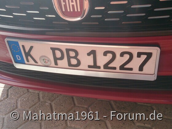 Silbern umrahmte Kennzeichen