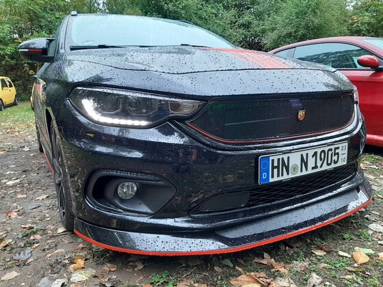 Black Viper im nassen Zustand