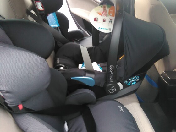 Drei Sitze nur ohne ISOFIX