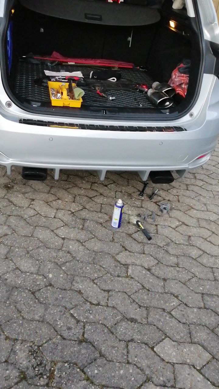 Neue Auspuffblenden