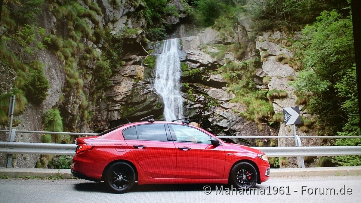 Roter Teufel mit Dusche