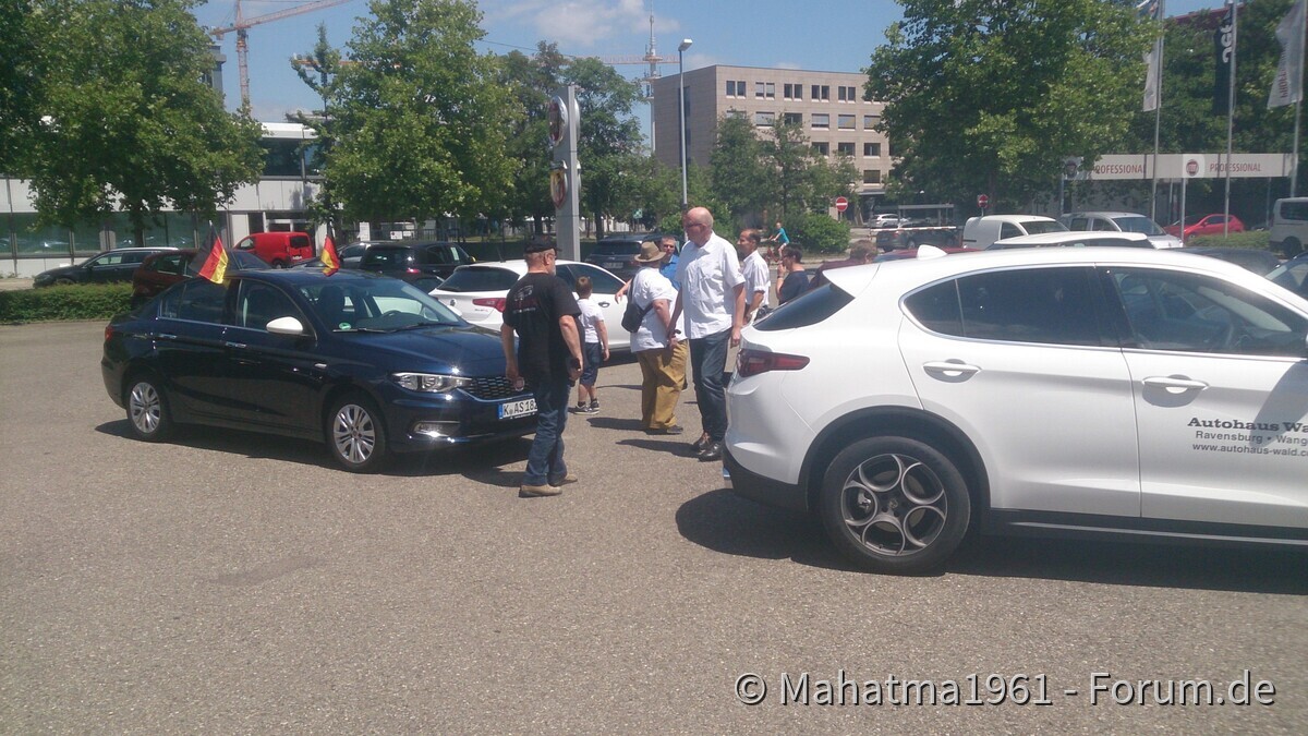 Zwischentreffen beim FCA Händler