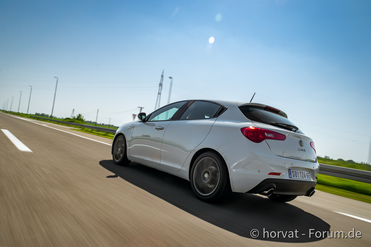 Giulietta rolling shot rear