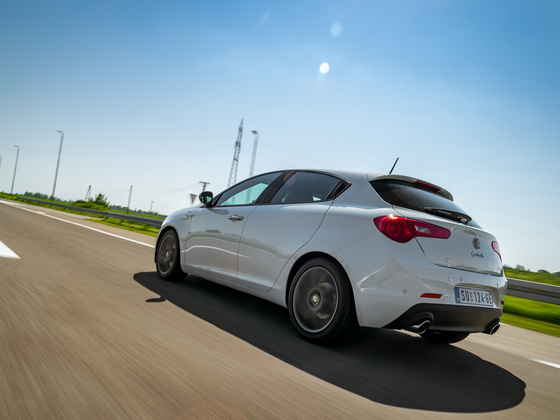 Giulietta rolling shot rear