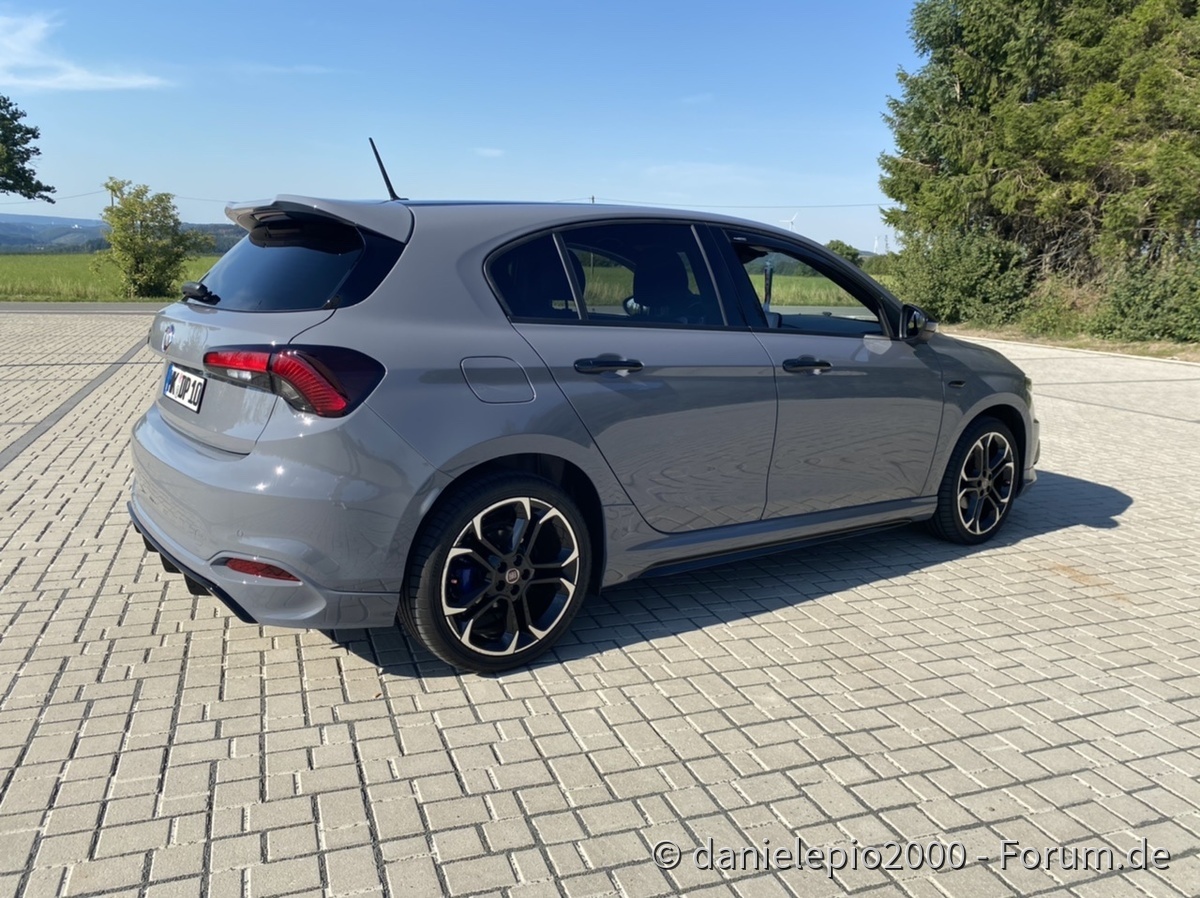 Fiat Tipo Sport in der Sonne