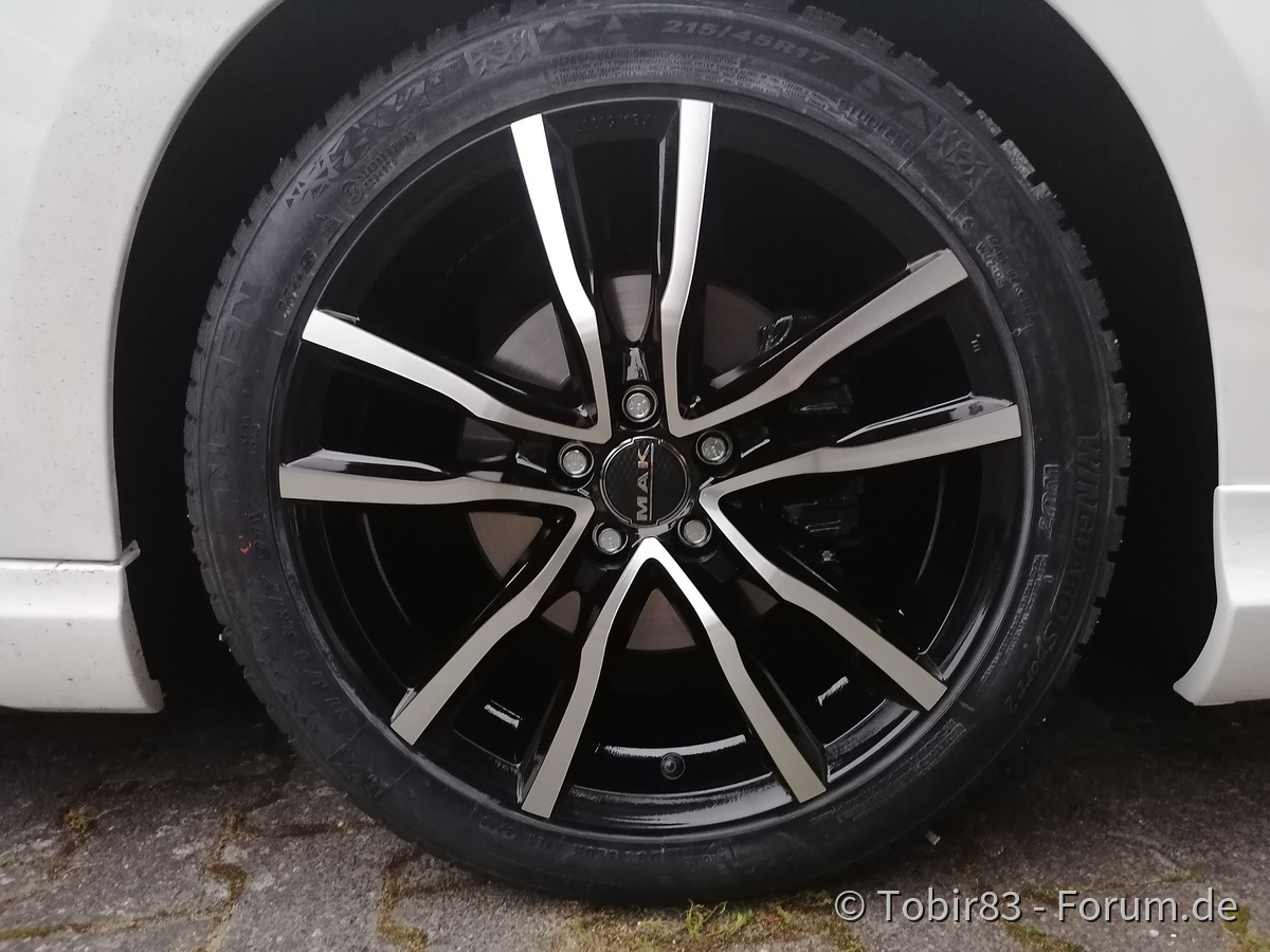 Wintermodus-MAK Milano black mirror 7x17 ET35 mit Nexen WinGuard Sport 2 215/45R 17 91V