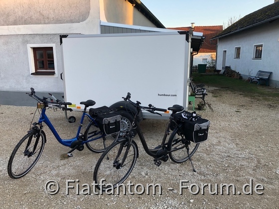 Anhänger + E Bikes