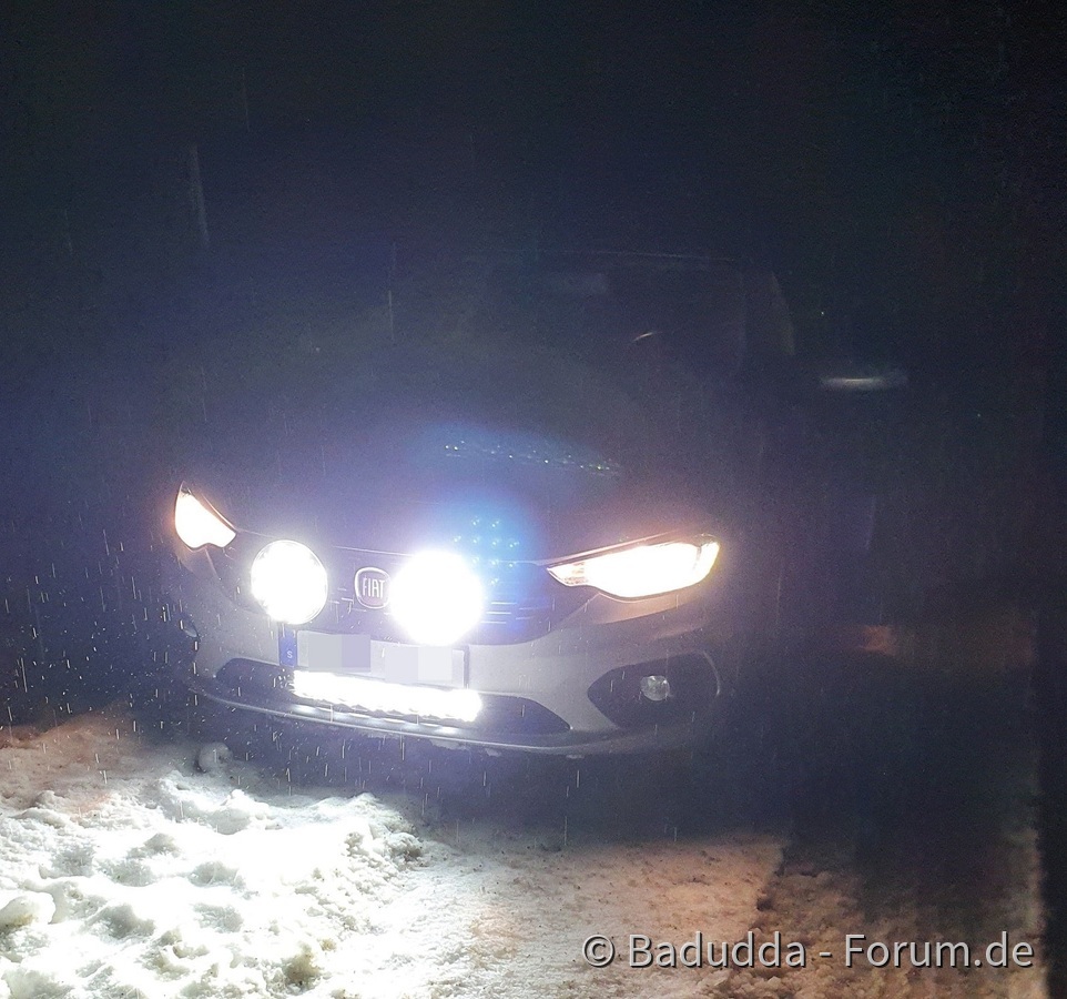 LED Fernlicht bei Nacht