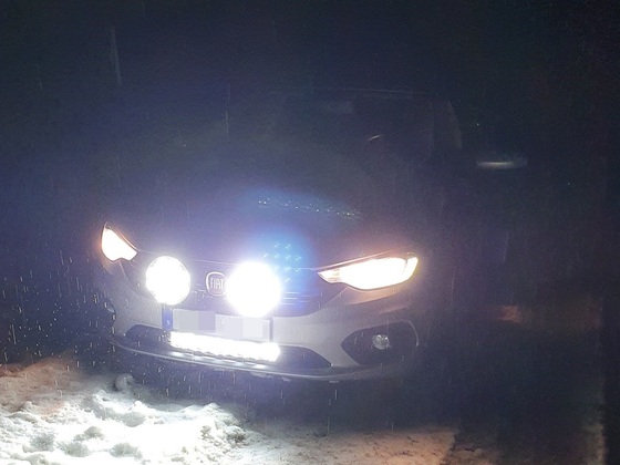 LED Fernlicht bei Nacht