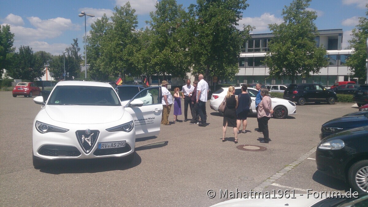 Zwischentreffen beim FCA Händler