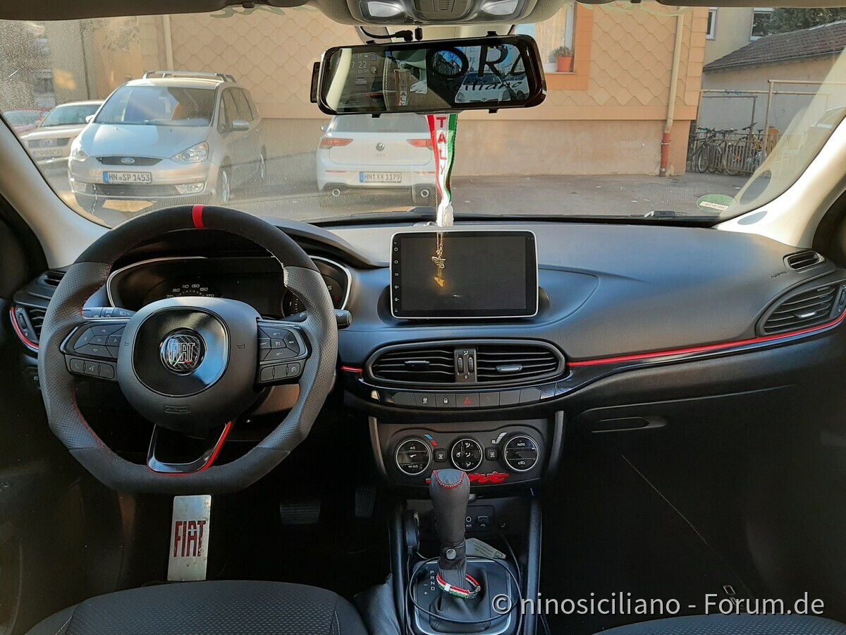 Cockpitleisten neu Lackiert und Sportlenkrad
