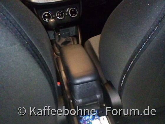 23.01.2019 / Einbau einer Mittelarmlehne, hier montiert im Fahrzeug
