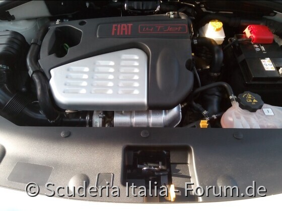 Motorabdeckung 1.4 T-Jet mit rotem Schriftzug