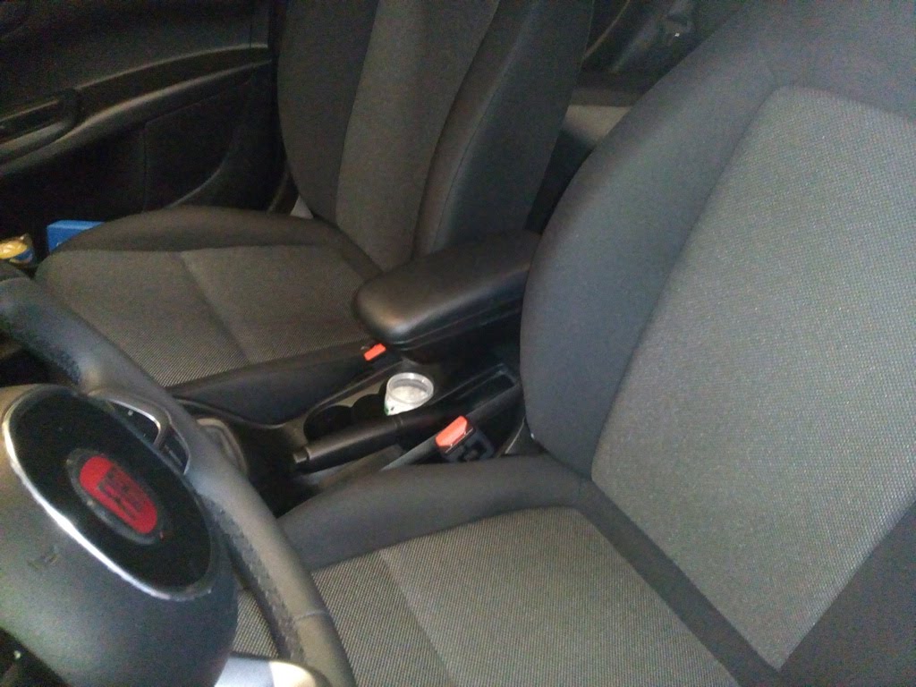 23.01.2019 / Einbau einer Mittelarmlehne, hier jetzt im Auto montiert