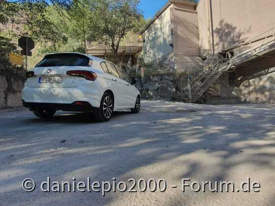 Sonnigen Tag mit denn Milchbubby