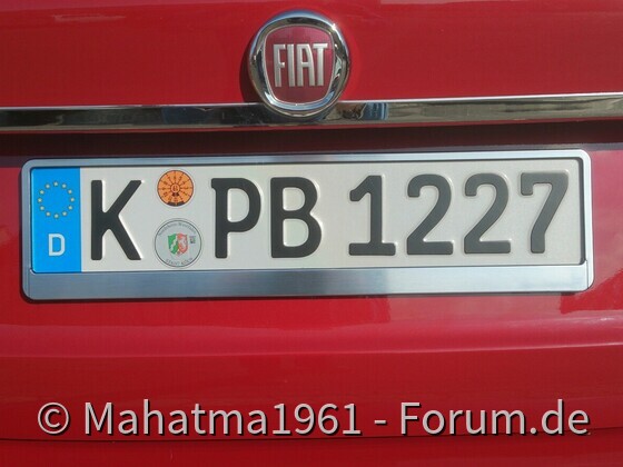 Silbern umrahmte Kennzeichen