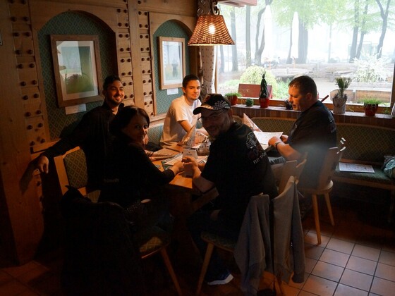 Mittagessen in der Berghütte auf der Hoherodskopf