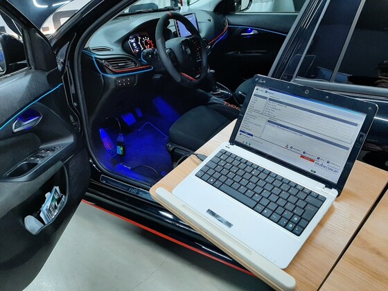 Laptop angeschlossen (Acc frei schalten)