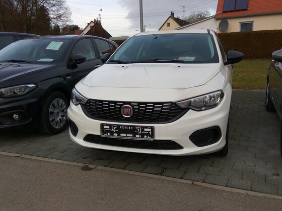 Noch beim Autohaus...aber nicht mehr lange!!!