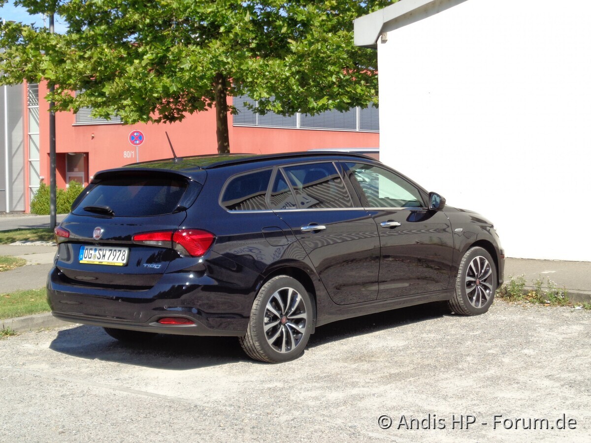 Auto´s auf dem Treffen in FN/RV