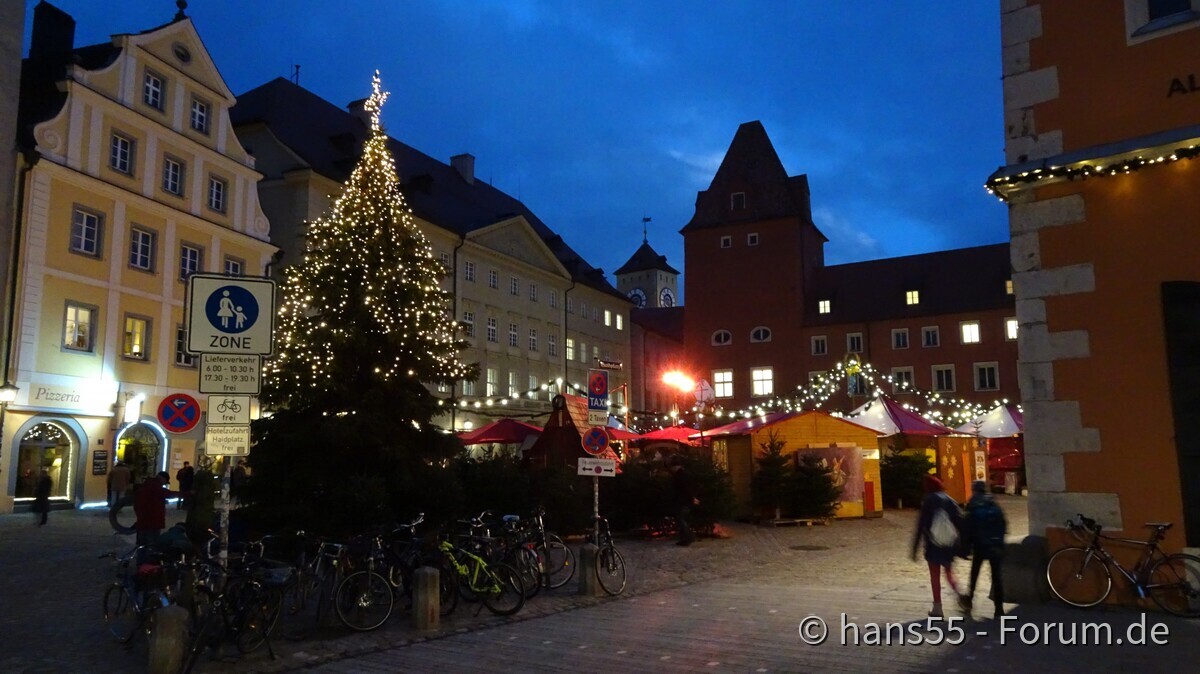 Adventmarkt in Regensburg