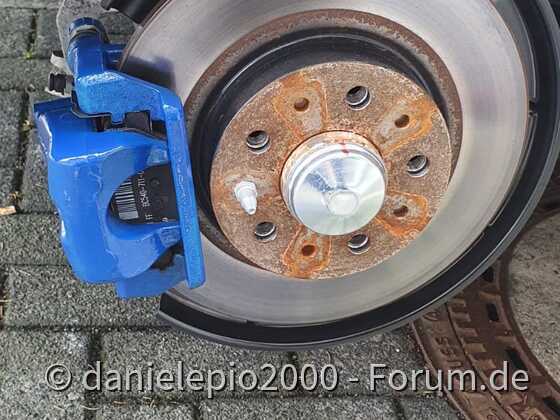 Bremssattell lackiert + Sommerfelgen