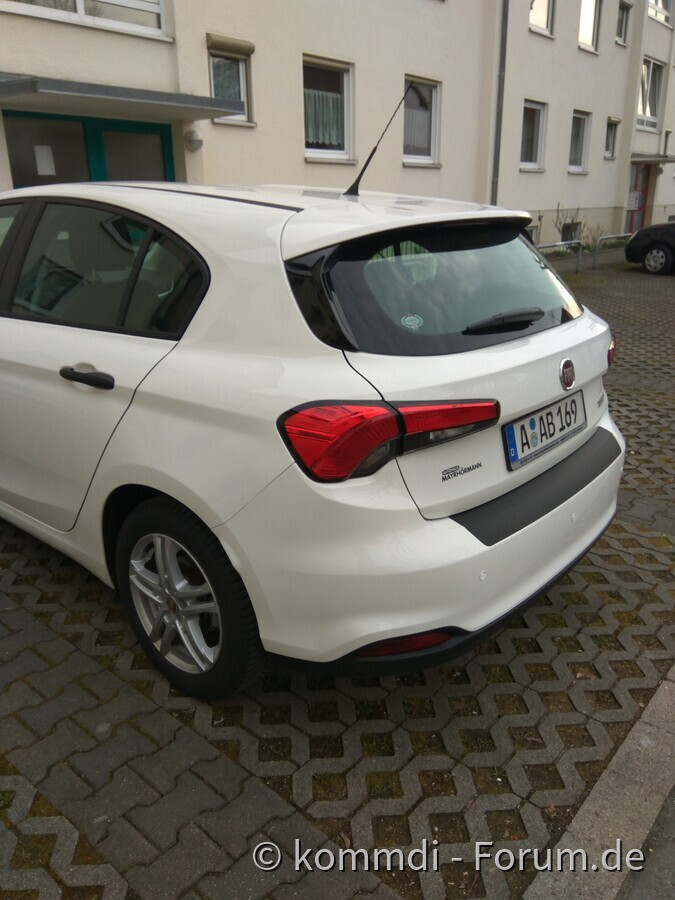 Ladekantenschutz aus Black Protect 190 Folie matt strukturiert