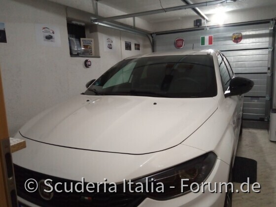 Frisch gewaschen in der Garage, der Dicke. ;)