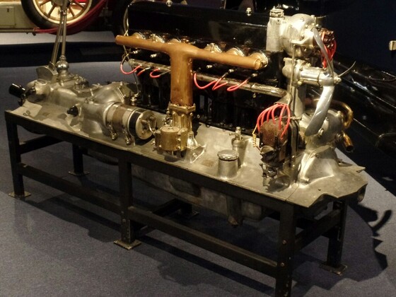 Ein kleiner Auszug der beeindruckenden Exponate aus der Schlumpf Sammlung "City de l'Automobile" in Mulhouse