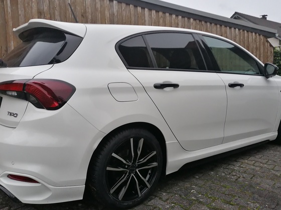 Wintermodus-MAK Milano black mirror 7x17 ET35 mit Nexen WinGuard Sport 2 215/45R 17 91V
