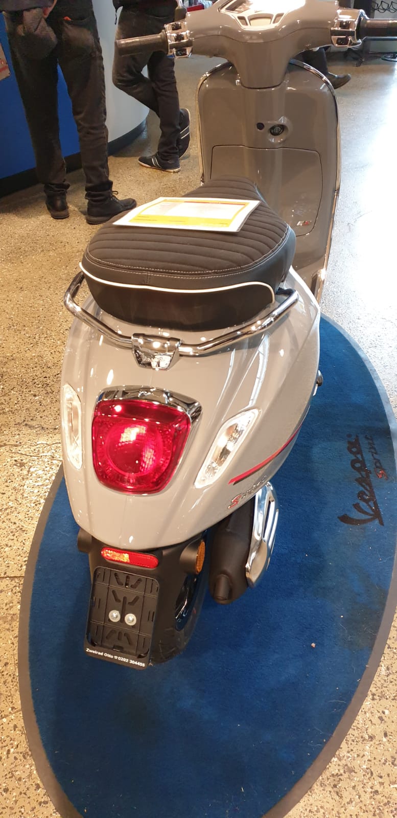 Meine Neue Vespa