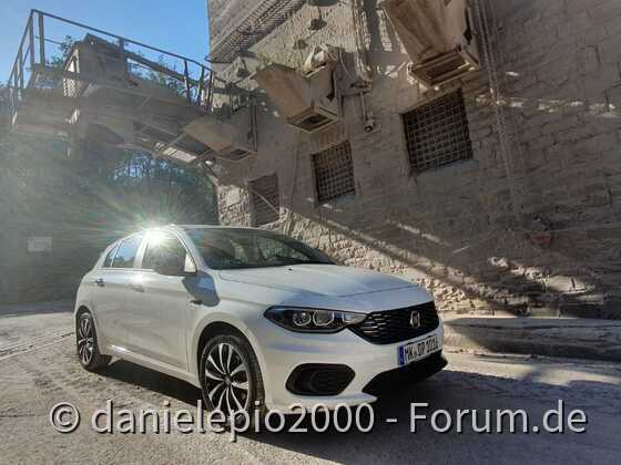 Sonnigen Tag mit denn Milchbubby